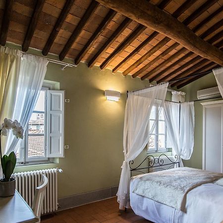 לוקה B&B Residenza Di Via Fontana מראה חיצוני תמונה