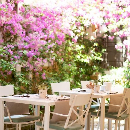 לוקה B&B Residenza Di Via Fontana מראה חיצוני תמונה
