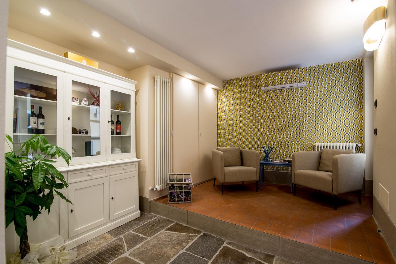 לוקה B&B Residenza Di Via Fontana מראה חיצוני תמונה
