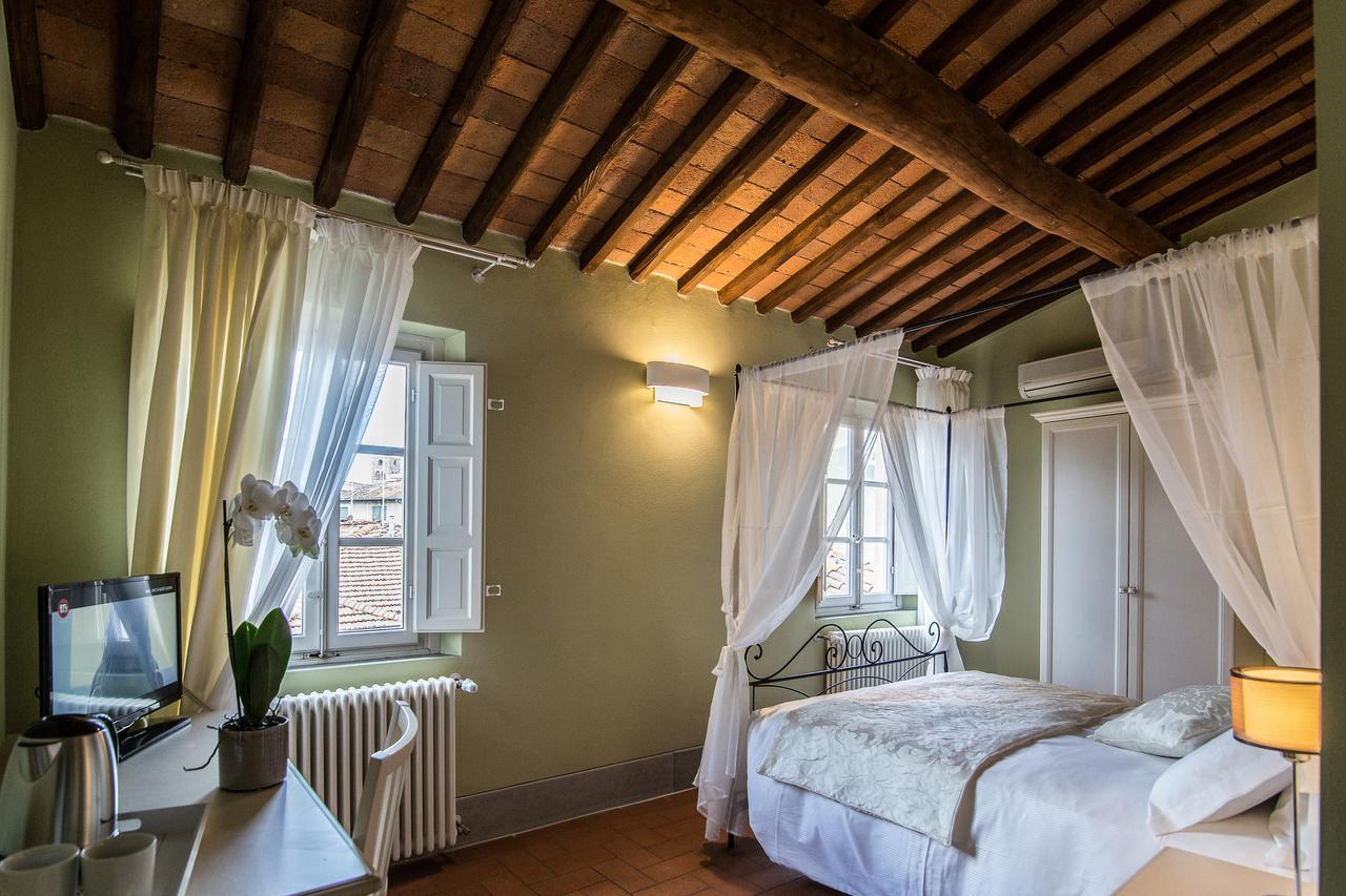 לוקה B&B Residenza Di Via Fontana מראה חיצוני תמונה