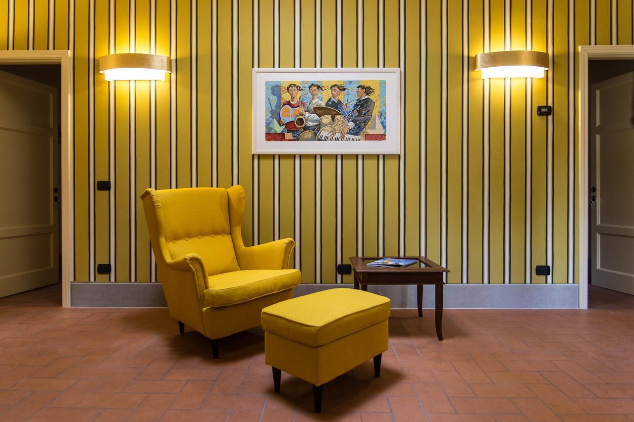 לוקה B&B Residenza Di Via Fontana מראה חיצוני תמונה