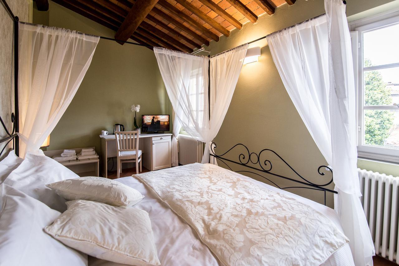 לוקה B&B Residenza Di Via Fontana מראה חיצוני תמונה