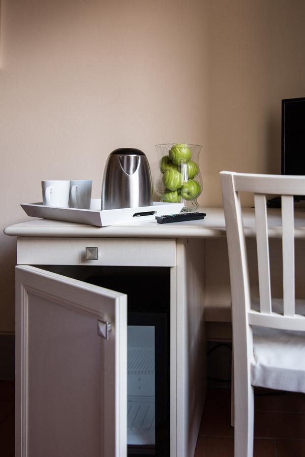 לוקה B&B Residenza Di Via Fontana מראה חיצוני תמונה