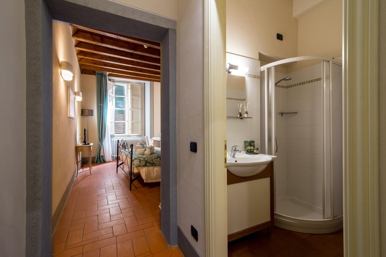 לוקה B&B Residenza Di Via Fontana מראה חיצוני תמונה