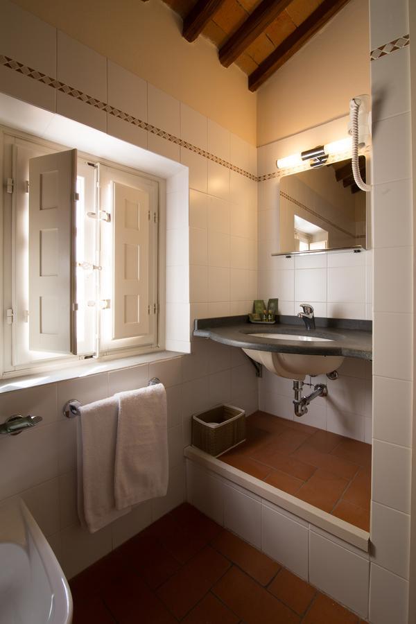 לוקה B&B Residenza Di Via Fontana מראה חיצוני תמונה